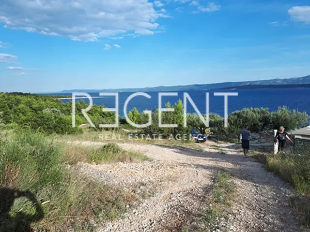 Brač, Bol- zemljište nedaleko plaže Zlatni rat 4280m2