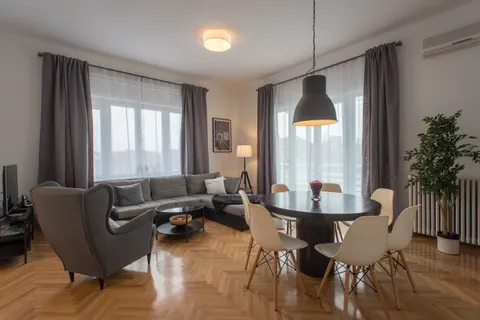Zagreb, Draškovićeva- Luksuzan šesterosoban penthouse 218m2