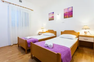 Otok Korčula – Šarmantna vila u uvali s bazenom 460 m2
