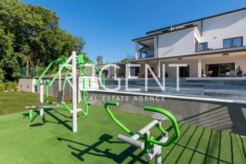 Istra, Tinjan – Elegantna vila s bazenom