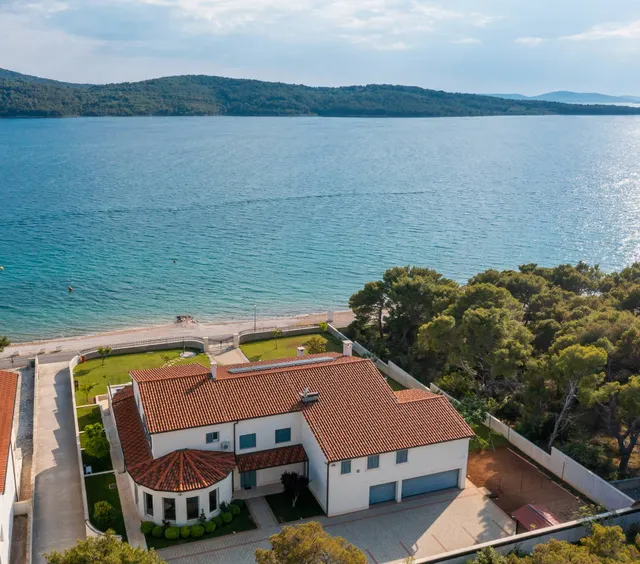 Šibenik - Prekrasna luksuzna vila uz more 1000 m2