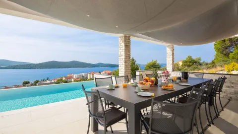 Šibenik, Žaborić - Moderna novoizgrađena vila s bazenom 380 m2