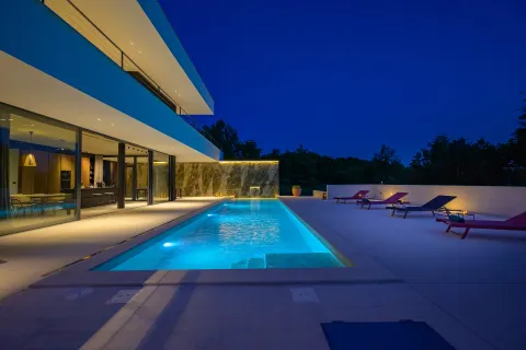 Istra, Grožnjan - Luksuzna dizajnerska vila 682 m2 novogradnja