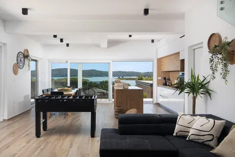 Istra, Medulin - Prekrasna villa s wellnessom NKP 190 m2 nadomak mora