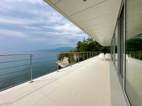 Rijeka - Moderna vila prvi red do mora 600 m2