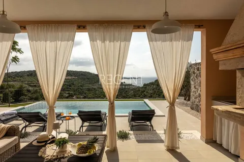 Rogoznica, Ražanj - autentična vila s pogledom na more