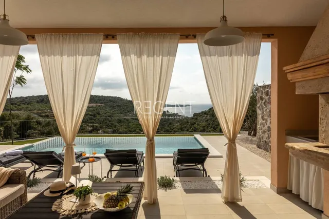 Rogoznica, Ražanj - autentična vila s pogledom na more