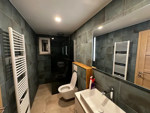 Split, Podstrana - Kuća sa tri stambene jedinice i pogledom na more 340m2