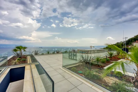 Kvarner, Opatija - Luksuzan penthouse s bazenom, novogradnja 275 m2