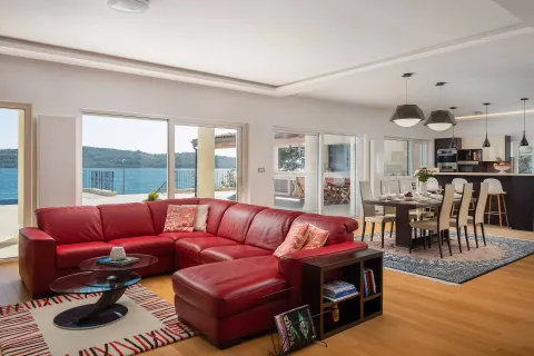 Šibenik - Prekrasna luksuzna vila uz more 1000 m2