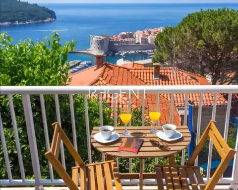 Stari Grad, Dubrovnik – Atraktivna moderna vila s pogledom na grad i more