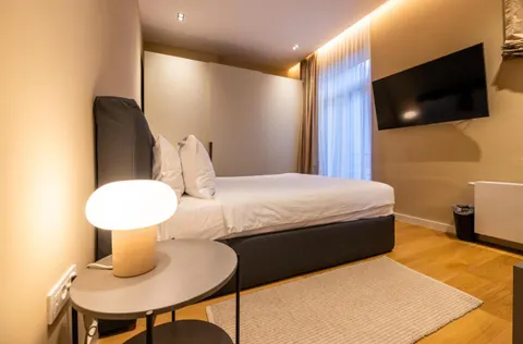 Zagreb, Centar - luksuzan dvosoban stan u strogom centru 90 m2
