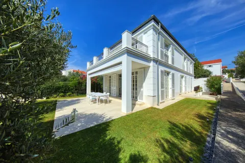 Zadar - Luksuzna vila prvi red uz more 210 m2