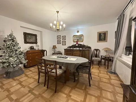 Zagreb, Kvaternikov trg - trosoban stan 127 m2 najam