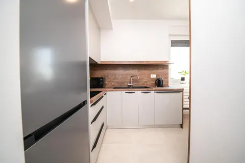 Zadar, Vrsi – trosobni apartmani s bazenom i pogledom na more