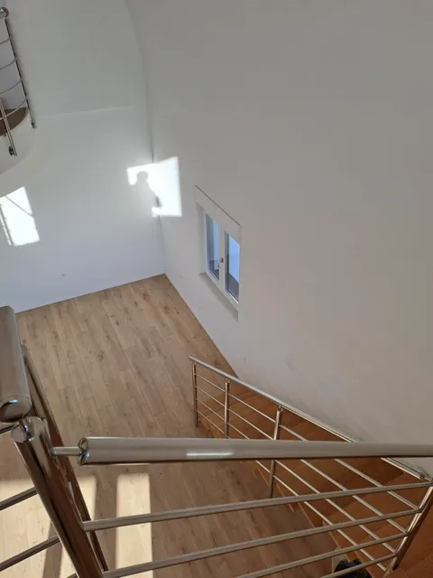 Zagreb, Sesvete - Poslovni stambeni prostor novogradnja 171m2 najam