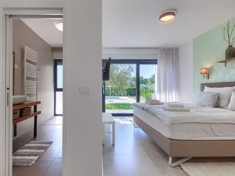 Istra, Novigrad - Atraktivna vila s bazenom 250 m2