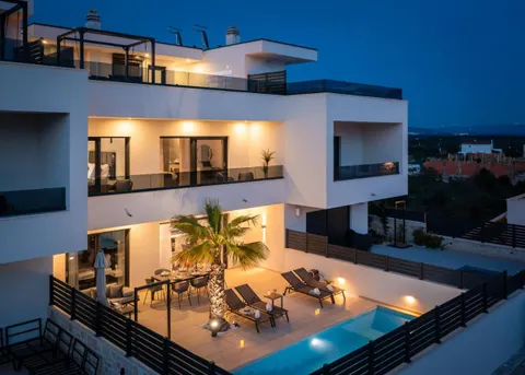 Šibenik, Vodice - Luksuzna vila na Jadranskoj obali