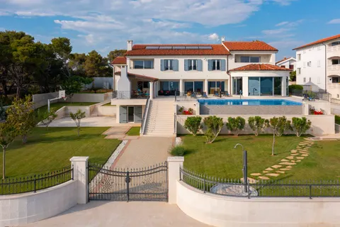 Šibenik - Prekrasna luksuzna vila uz more 1000 m2