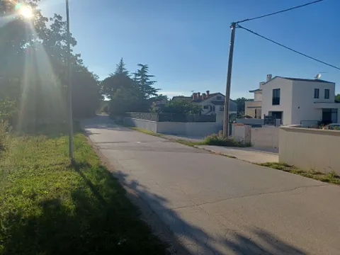 Istra,Tinjan - Građevinsko zemljište 5459 m2 + poljoprivredno 1776 m2