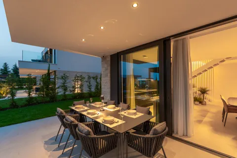Istra, Poreč – Dizajnerska vila s pogledom na more 310 m2