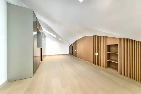 Zagreb, Britanski Trg - Luksuzan četverosoban stan 166 m2