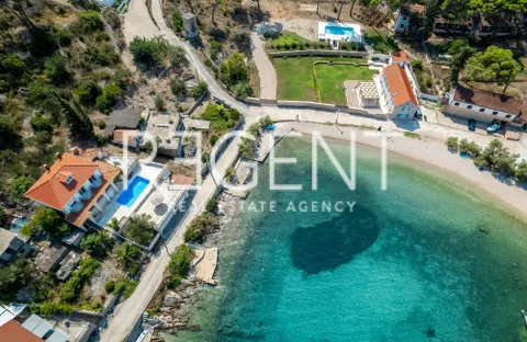 Šolta, Rogač - Mediteranska vila prvi red uz more 264 m2 ekskluzivna prodaja