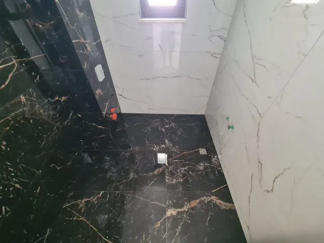 Makarska, Centar - Trosoban penthause s pogledom na more 117 m2