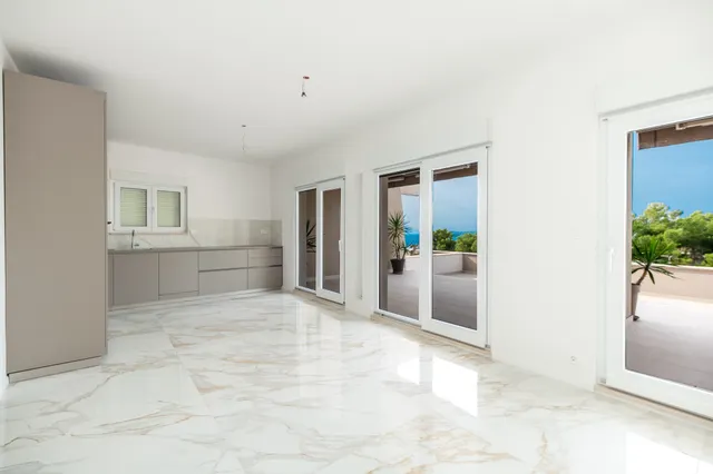 Split, Podstrana - Luksuzan trosoban stan sa pogledom na more, 125 m2