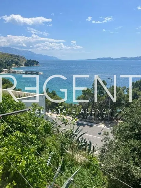Omiš, Lokva Rogoznica - Stanovi prvi red uz more
