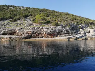 Hvar - Atraktivno zemljište uz more 74765 m2