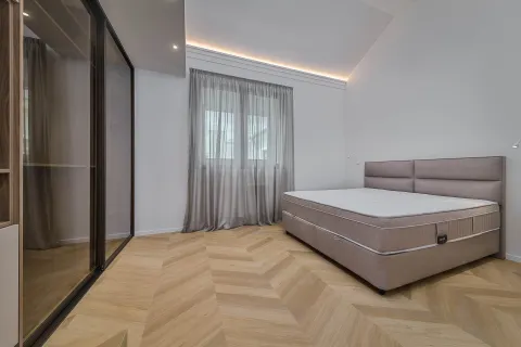 Zagreb, Centar – Luksuzan dvoetažan penthouse 144 m² za Najam