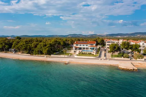 Šibenik - Prekrasna luksuzna vila uz more 1000 m2