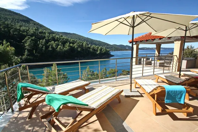 Otok Korčula, Vela Luka – Prekrasna zelena oaza uz more