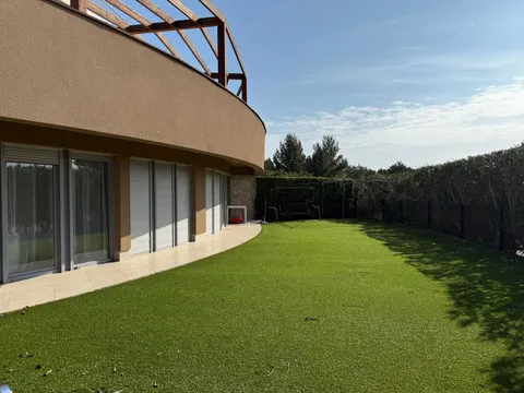 Šibenik, Podsolarsko - Dvosoban stan s vrtom 91 m2