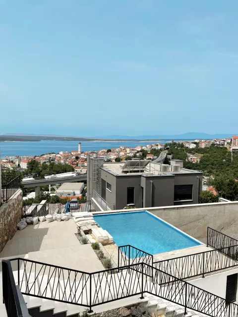 Crikvenica - Trosoban stan u urbanoj vili sa panoramskim pogledom 69 m2