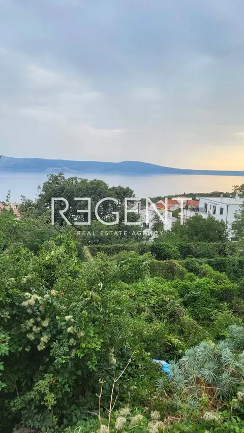 Novi Vinodolski - Građevinsko zemljište 800 m2