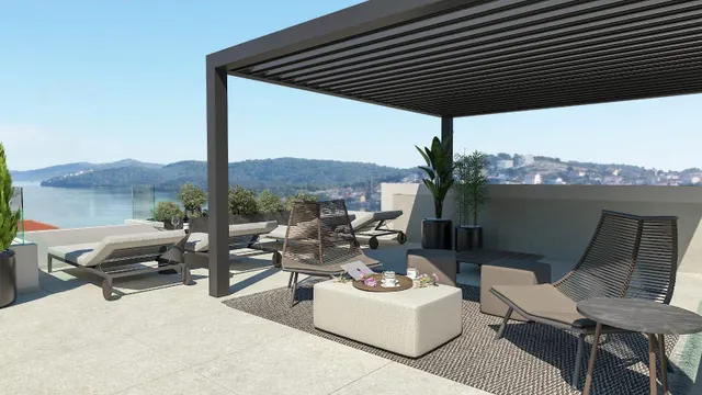Trogir, Okrug Gornji - Dvosoban stan sa balkonom i krovnom terasom 67,19 m²