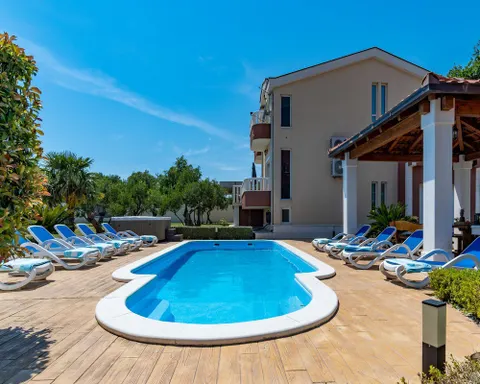 Split, Kaštela - Vila s bazenom i pogledom na more 333 m2