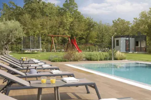 Istra, Višnjan – Vila 250 m2 na parceli od 1659 m2 top lokacija