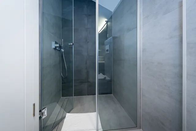 Brač, Milna - Moderna vila prvi red uz more, 264 m2