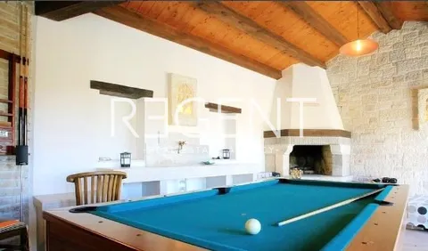 Istra, Rovinj – Rustikalna kamena rezidencija 225 m2