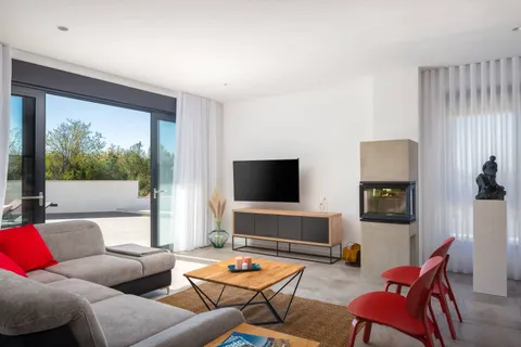Otok Brač, Milna – Novoizgrađena luksuzna vila od 370m2 s velikim hidromasažnim bazenom
