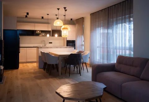 Split, Strožanac - Dvosoban stan s krovnom terasom i lođom 86,38 m²