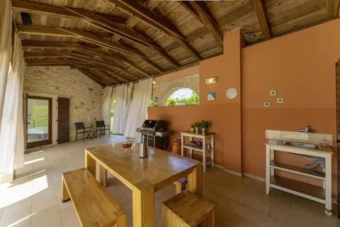 Istra, Sveti Lovreč - Autentična kamena vila 280 m2