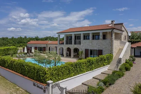 Istra, Sveti Lovreč - Autentična kamena vila 280 m2