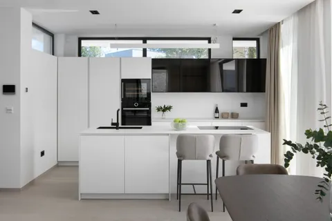 Sukošan – Luksuzna moderna vila s bazenom 495 m2