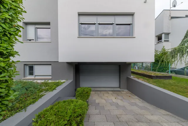 Zagreb, Lašćina – Obiteljska kuća na vrhunskoj lokaciji 395 m2