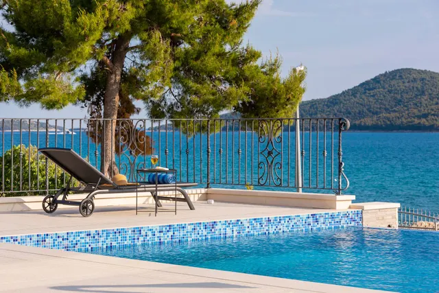Šibenik - Prekrasna luksuzna vila uz more 1000 m2