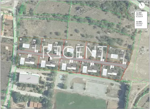 Šibenik, Unešić - građevinsko zemljište s projektom, 13459m2